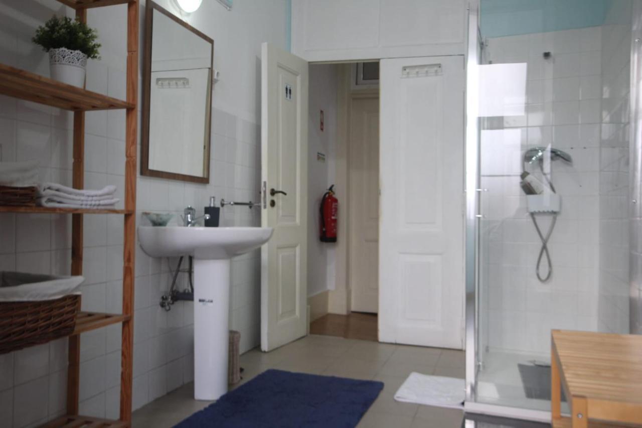Romantic Chiado 7 -Private Small Single Room With No Outside Window Lisbon Exterior photo