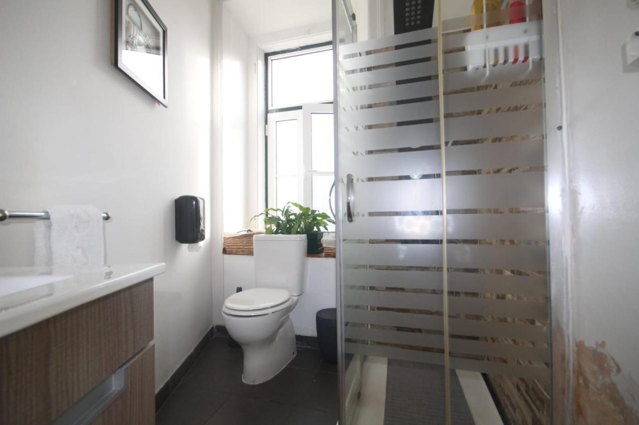 Romantic Chiado 7 -Private Small Single Room With No Outside Window Lisbon Exterior photo